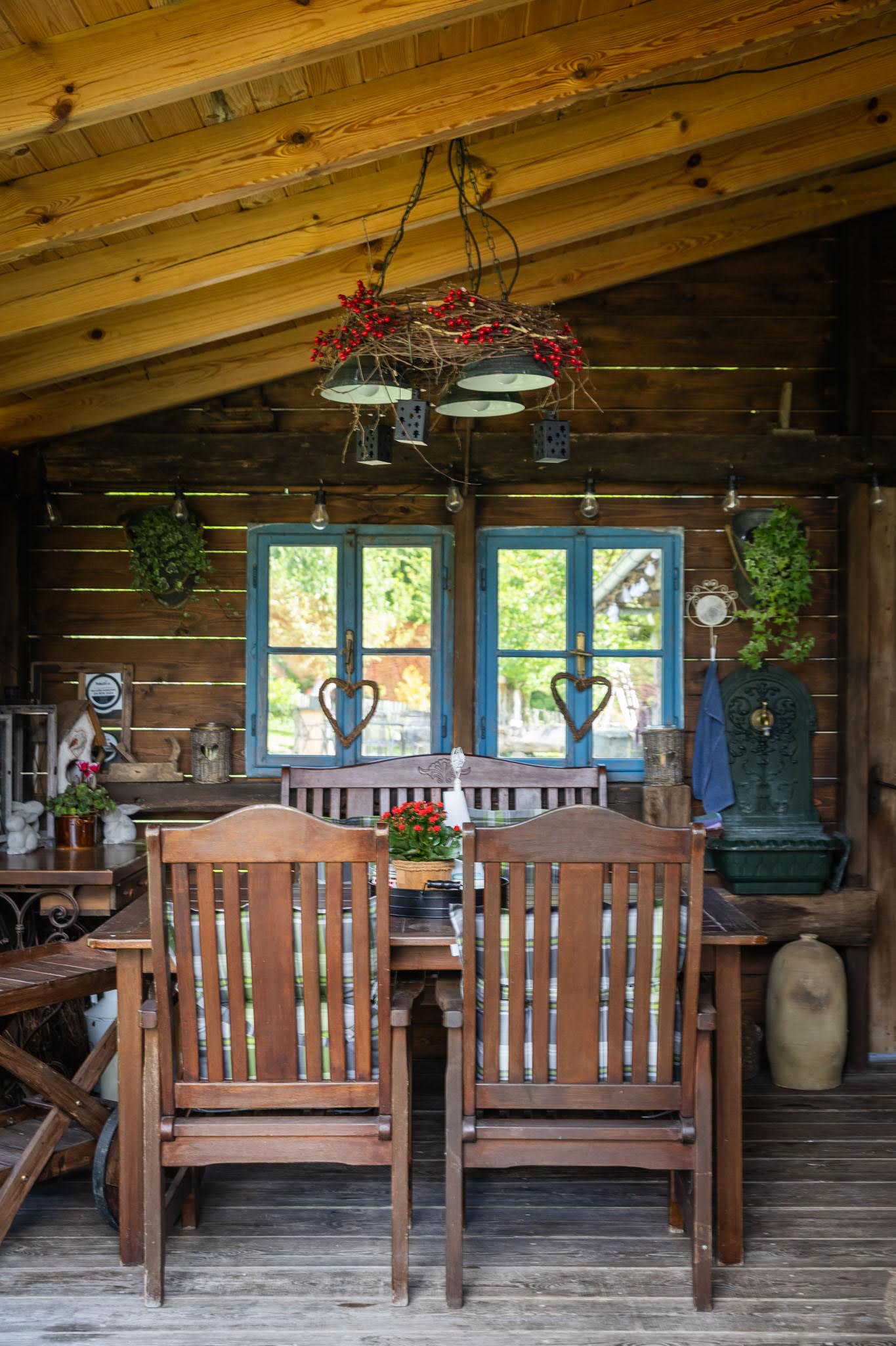 Chalupa pod lesom - terasa